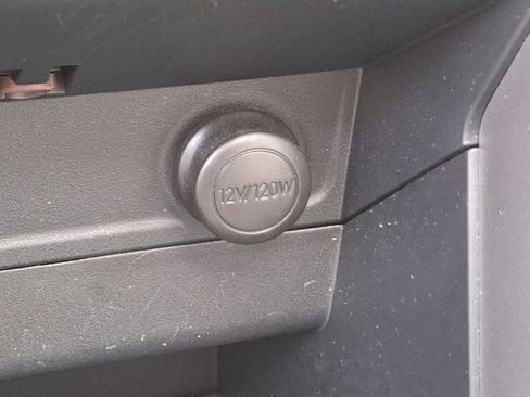 Used 2018 Subaru Forester 2.5i Premium w/ All-Weather Package image 25