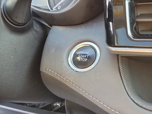 Used 2021 Toyota Highlander Platinum image 28