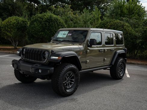 Used 2025 Jeep Wrangler Unlimited Sport AWD/4WD image 3