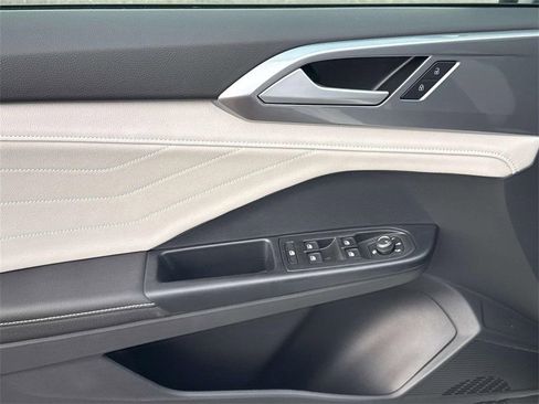 New 2026 Volkswagen Taos SEL image 13