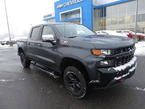 Used 2019 Chevrolet Silverado 1500 Custom Trail Boss w/ Custom Convenience Package image 2