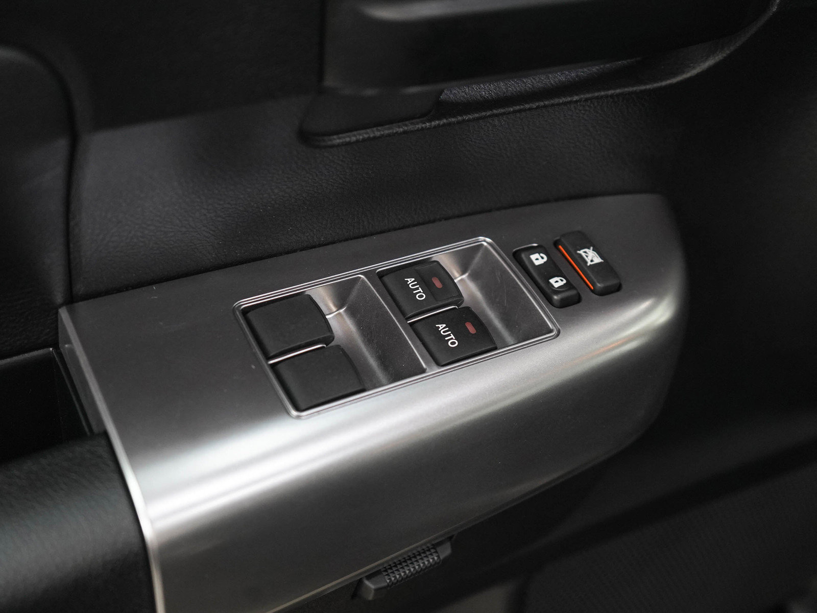 Used 2022 Toyota Sequoia TRD Sport AWD/4WD image 19