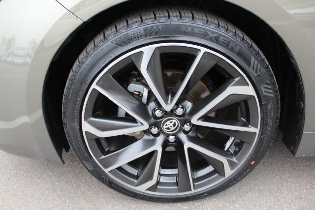 Used 2019 Toyota Corolla XSE FWD image 9