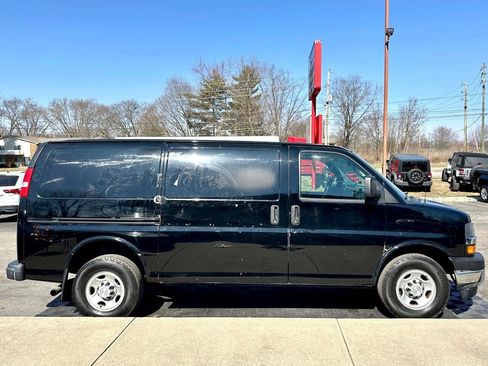 Used 2018 Chevrolet Express 2500 w/ Driver Convenience Package image 15