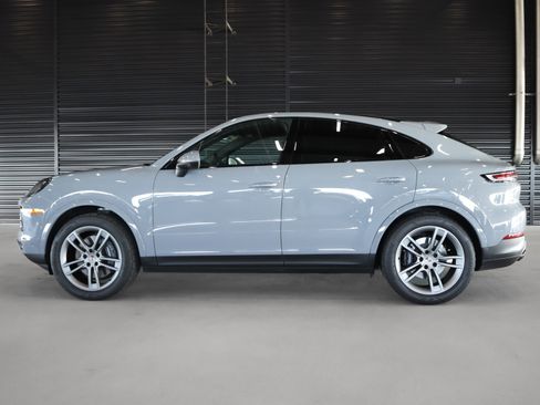 Certified 2025 Porsche Cayenne Coupe image 2
