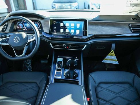 New 2026 Volkswagen Atlas SE image 18