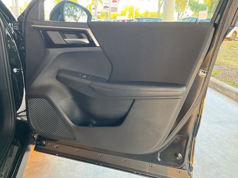 Used 2024 Mitsubishi Outlander ES image 19