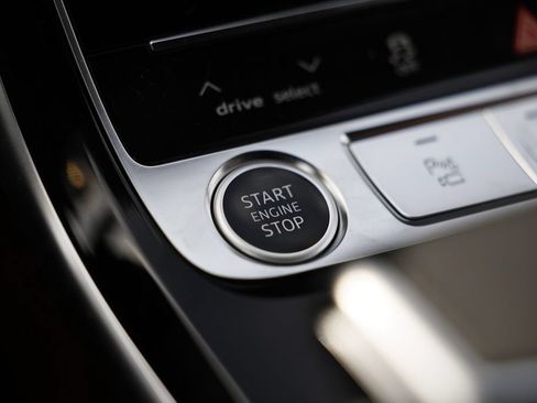 New 2026 Audi A8 L 3.0T AWD/4WD image 40