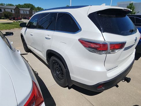 Used 2016 Toyota Highlander XLE AWD/4WD image 7