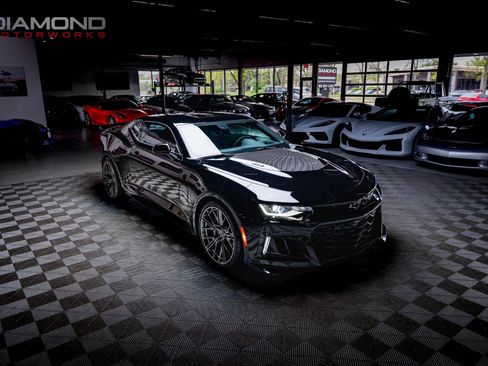 Used 2022 Chevrolet Camaro ZL1 RWD image 54