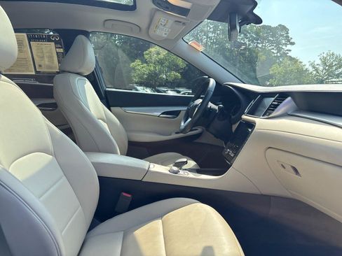 Used 2019 INFINITI QX50 Luxe w/ Navigation Package FWD image 39
