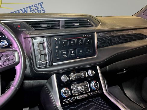 Used 2023 GMC Yukon XL Denali RWD image 10