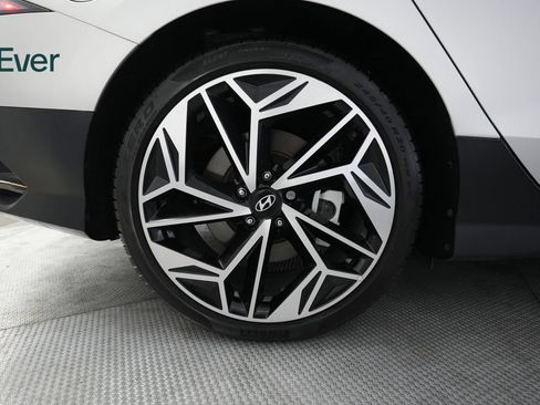 Used 2025 Hyundai Ioniq 6 SEL RWD image 22