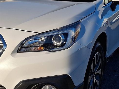 Used 2017 Subaru Outback 3.6R Limited image 9