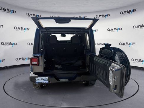 Used 2025 Jeep Wrangler Unlimited Sport AWD/4WD image 16