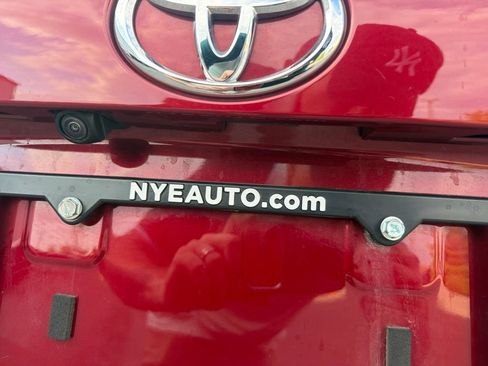 Used 2025 Toyota RAV4 XLE AWD/4WD image 9