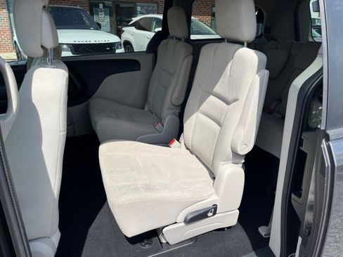 Used 2015 Dodge Grand Caravan SXT w/ UConnect Hands-Free Group FWD image 14