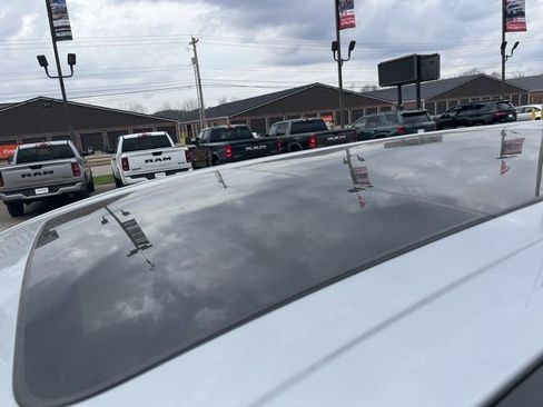 New 2026 Chrysler Pacifica Select image 25