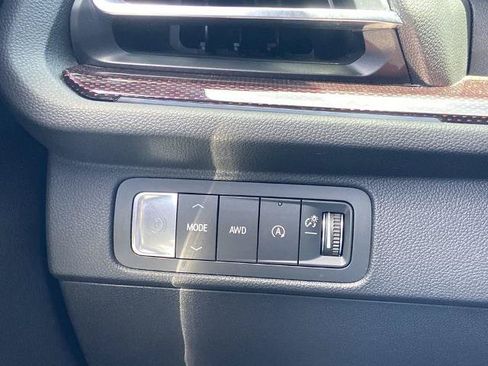 Used 2025 Chevrolet Traverse Z71 w/ LPO, Illumination Package AWD/4WD image 13