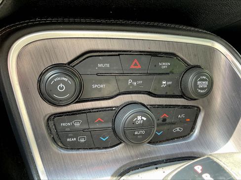 Used 2018 Dodge Challenger SXT Plus RWD image 13