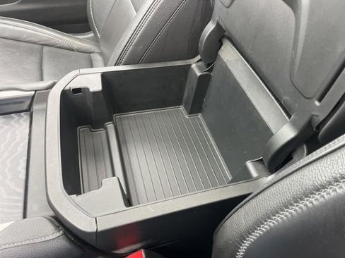 Used 2023 GMC Yukon XL Denali image 33