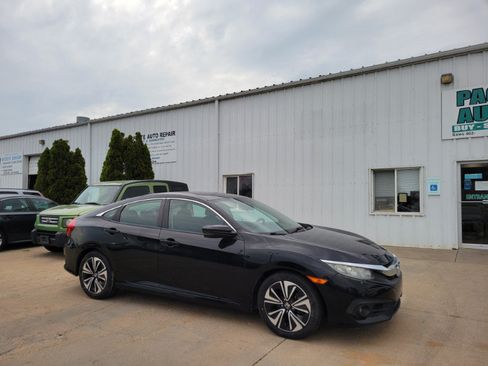 Used 2017 Honda Civic EX-T image 9