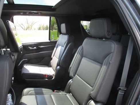 Used 2021 GMC Yukon Denali w/ Denali Ultimate Package image 25