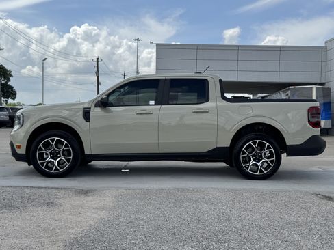 Used 2025 Ford Maverick Lariat image 7