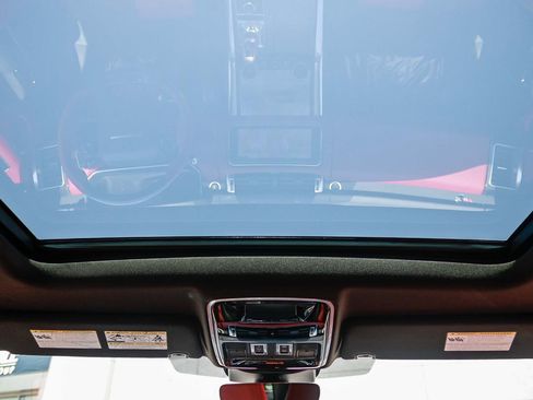 Used 2022 Land Rover Range Rover Sport SVR AWD/4WD image 16