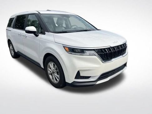 Used 2022 Kia Carnival LX FWD image 2