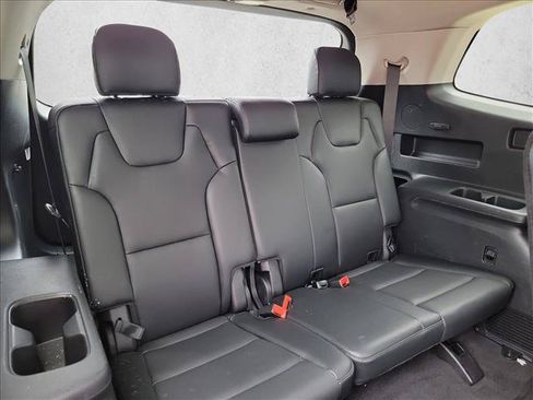 Used 2025 Kia Telluride S FWD image 16