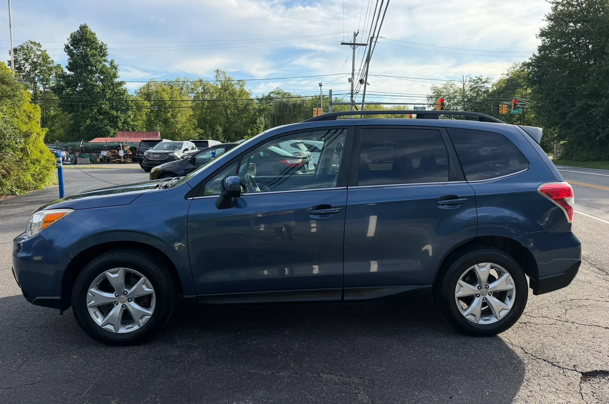 Used 2014 Subaru Forester 2.5i Limited AWD/4WD image 8