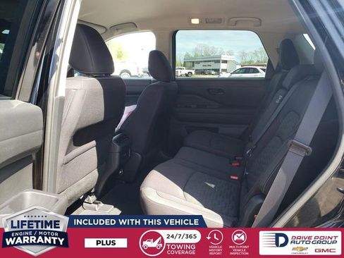 Used 2024 Nissan Pathfinder SV image 13