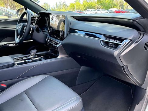 Used 2025 Lexus RX 350 w/ Technology Package image 19
