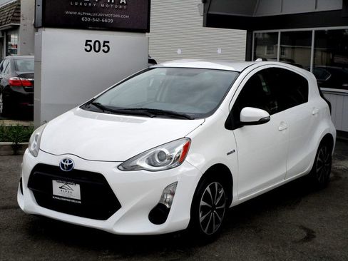 Used 2015 Toyota Prius C Two image 4