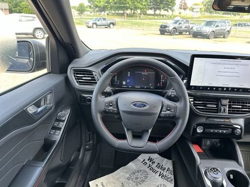 Used 2024 Ford Escape ST-Line w/ Tech Pack #1 AWD/4WD image 13