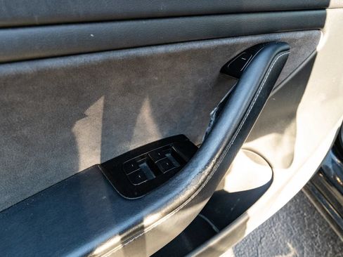 Used 2018 Tesla Model 3 Long Range AWD/4WD image 29
