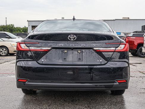 Used 2025 Toyota Camry LE FWD image 5