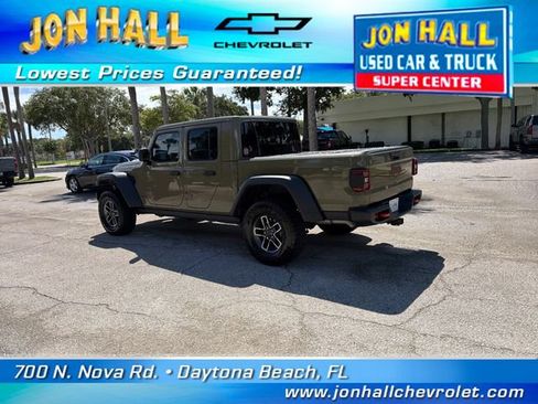 Used 2025 Jeep Gladiator Mojave w/ Convenience Group AWD/4WD image 7