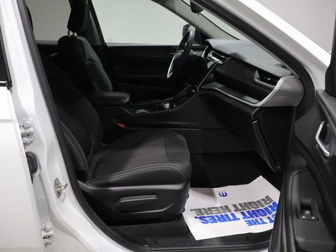 Used 2023 Jeep Grand Cherokee L Laredo image 23