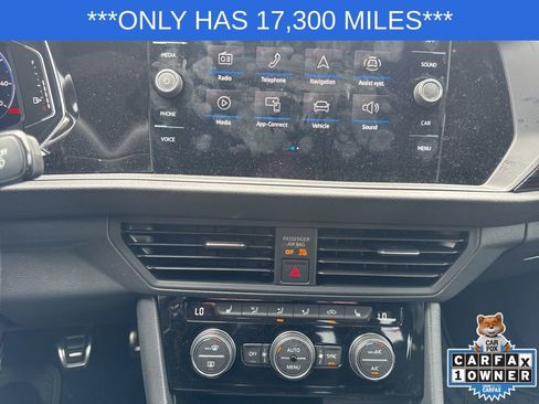 Used 2024 Volkswagen Jetta GLI 40th Anniversary Edition image 21