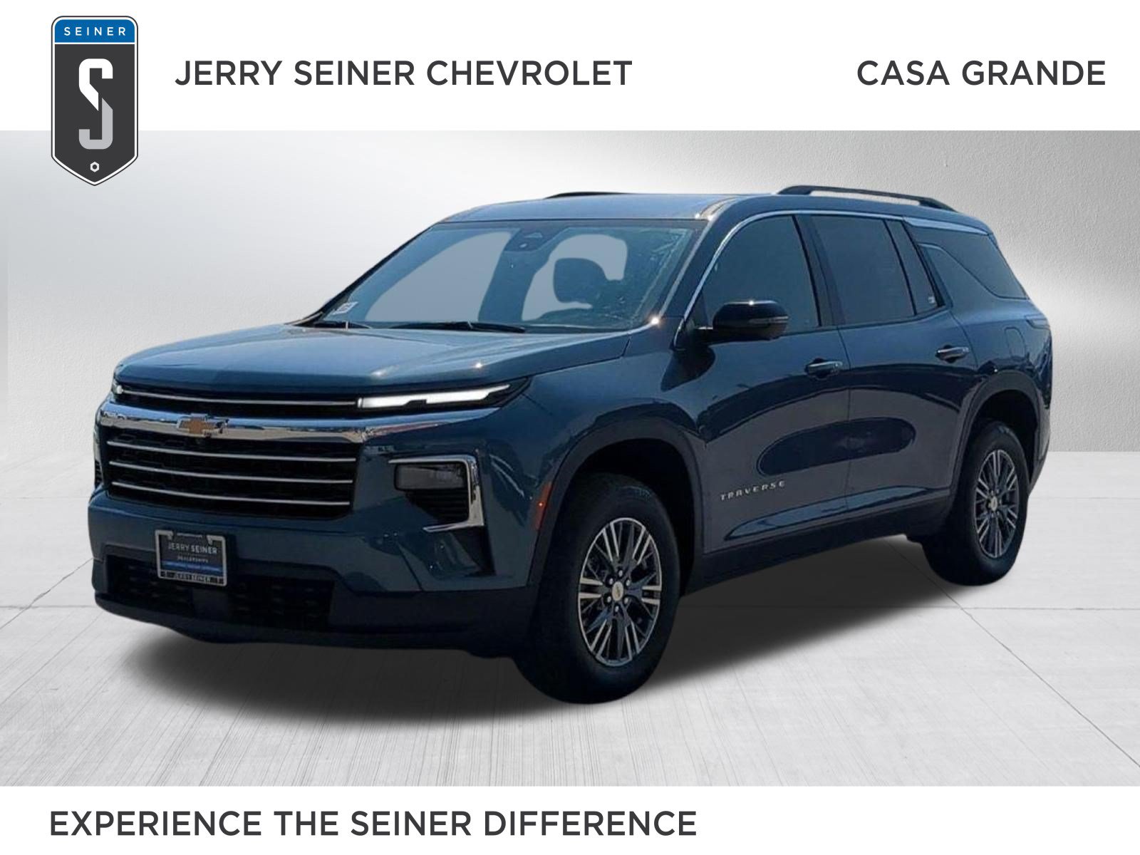 Used 2024 Chevrolet Traverse LT w/ Trailering Package FWD image 1