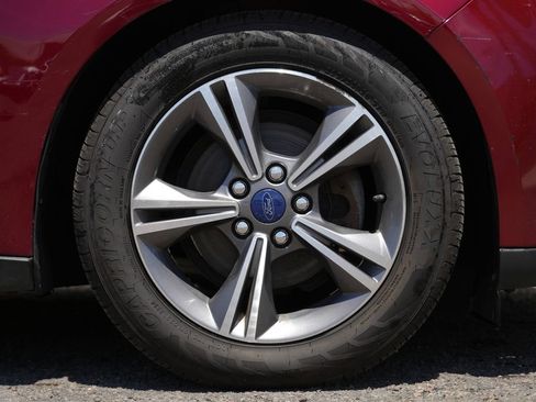 Used 2017 Ford Focus SE FWD image 12