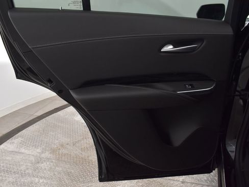 Used 2024 Cadillac XT4 Luxury w/ Cold Weather Package image 23