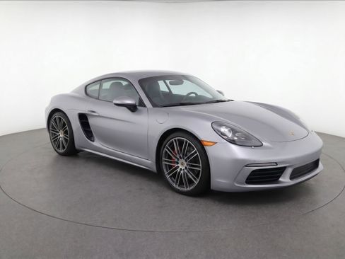 Certified 2025 Porsche 718 Cayman RWD image 3