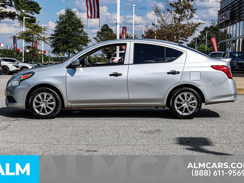 Used 2017 Nissan Versa S Plus image 9