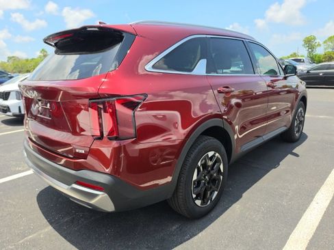 Certified 2025 Kia Sorento S AWD/4WD image 17