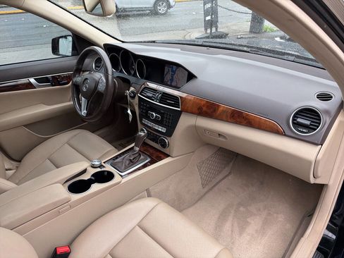 Used 2013 Mercedes-Benz C 250 Sedan image 21