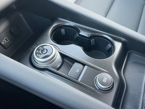 Used 2026 Ford Explorer Active w/ Active Comfort Package image 22