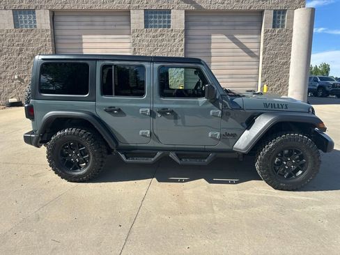 Used 2025 Jeep Wrangler Unlimited Sport AWD/4WD image 35